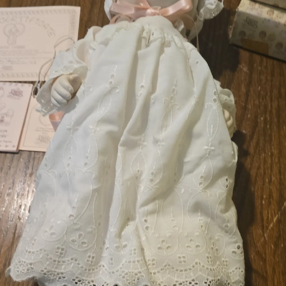 Porcelin Precious Moments Birth Certificate Set - Picture 5 of 10